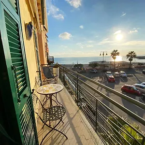 L'eternita' E' Il Mare Mischiato Col Sole Rimbaud Apartment